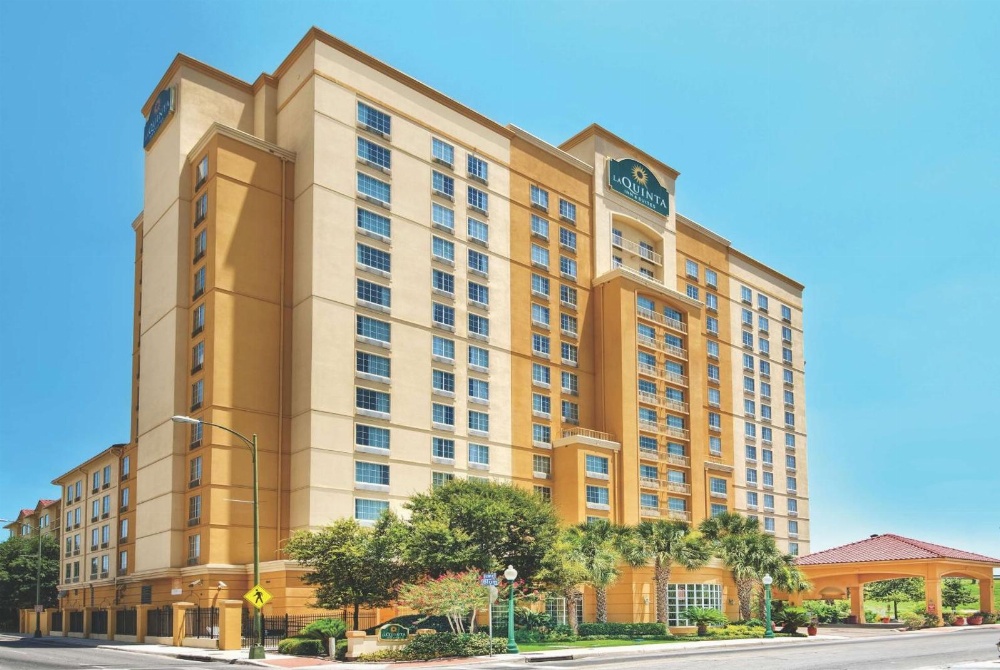 La Quinta Inn & Suites by Wyndham San Antonio Riverwalk Main image